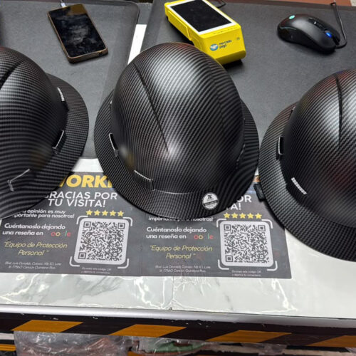 Cascos de seguridad industrial tipo fibra de carbono disponibles en Worki Cancún